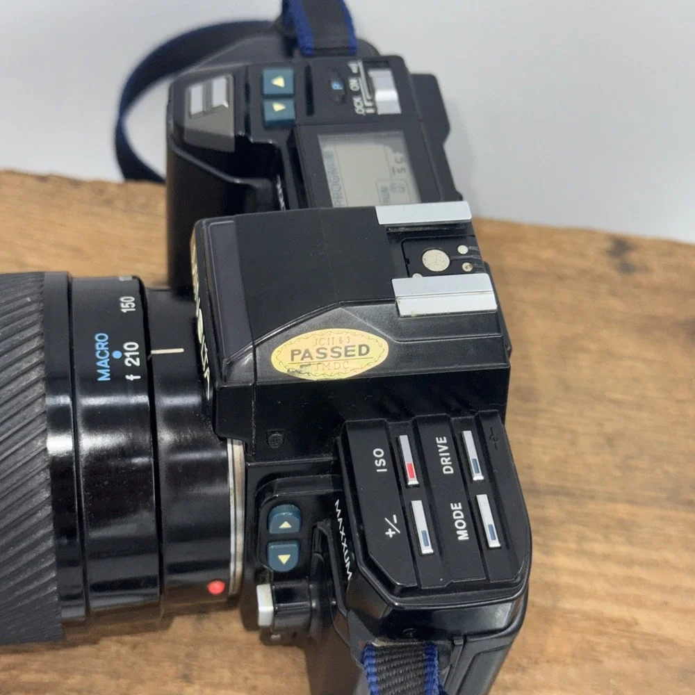 Minolta Maxxum 7000 AF 35mm Camera 70-210mm f/4 Beercan Lens 2800AF Flash TESTED
